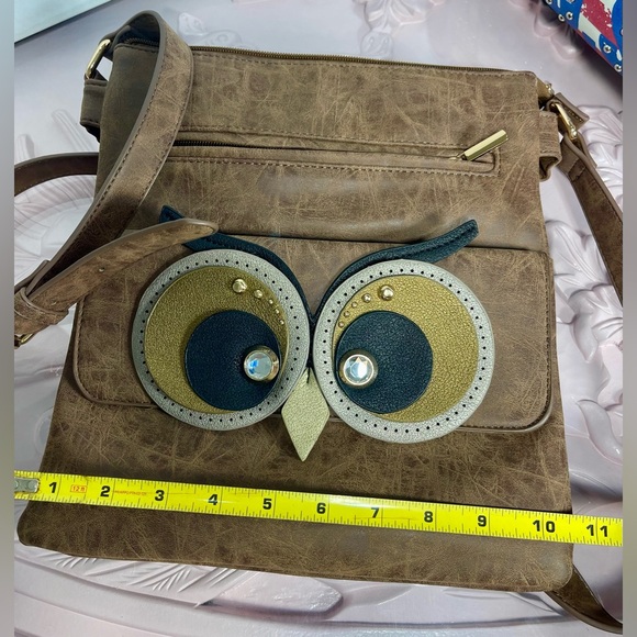 Cato 😍Adorable Big Eyes 👀 Owl Crossbody Purse - Picture 6 of 10